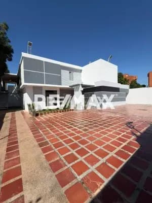 Quinta con Oficinas en Venta Pueblo Nuevo