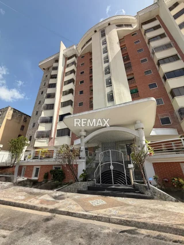 En venta apartamento urbanización los chaguaramos monte alto 1