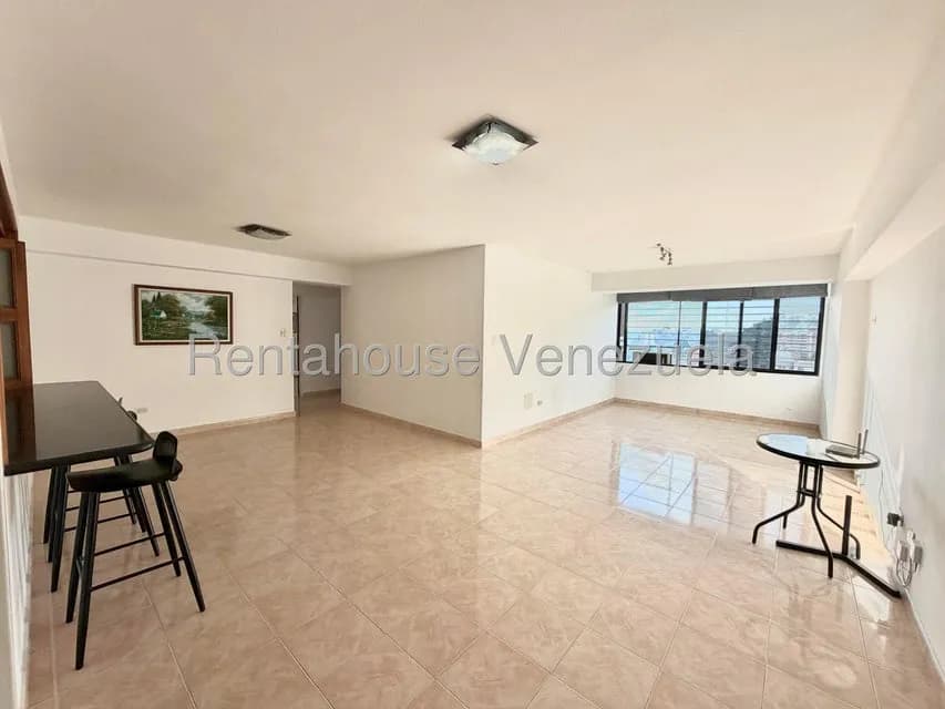 Apartamento (1 Nivel) en Alquiler en El Cigarral, Distrito Metropolitano