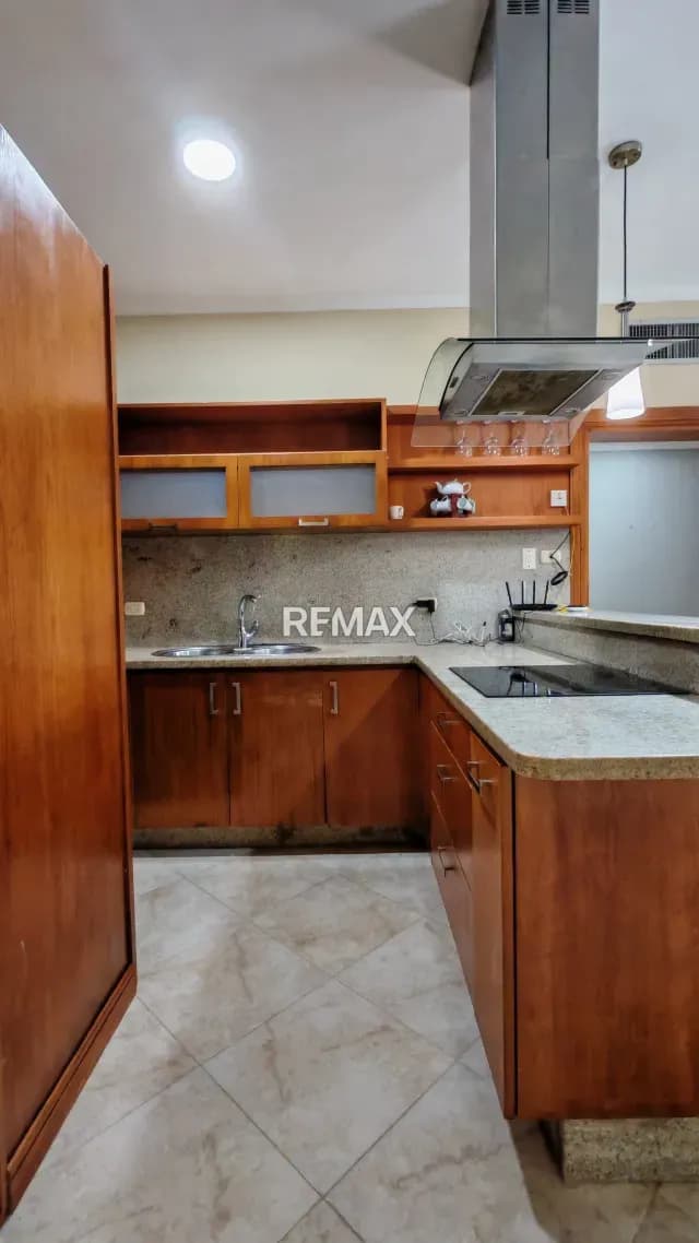 SE ALQUILA APARTAMENTO EN SAN MIGUEL