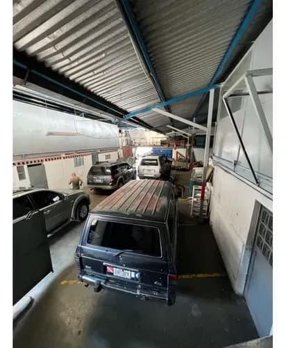 Alquiler De Galpón - Taller De Autos En Sarría