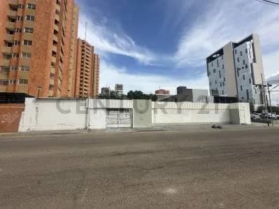 Casa Comercial en Alquiler en sector La Lago. Maracaibo.