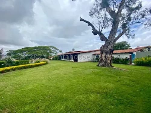 Casa En Venta En Lomas Del Mirador Caracas 2969 Metros Terreno