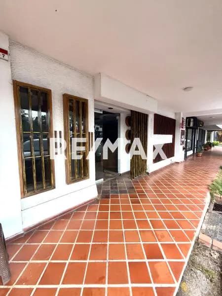 Local Comercial en Barrio Obrero C.C Plaza Planta Baja