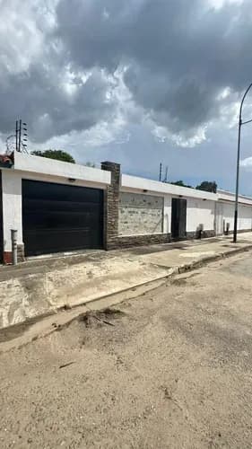 Josseyris Jimenez Vende Casa En Trigal Norte Calle Cerrada
