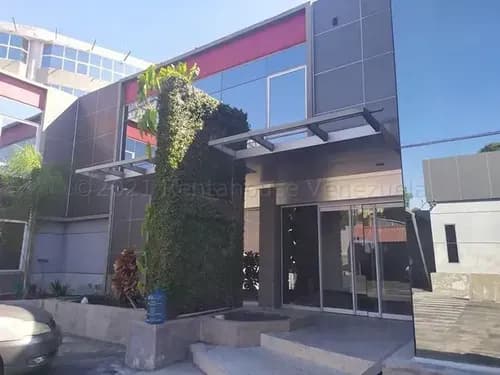 Edificio En Venta Totalmente Operativo Posee Salas De Conferencia Y Area Para Camiones Ubicado Av Paseo Cabriales De Valencia