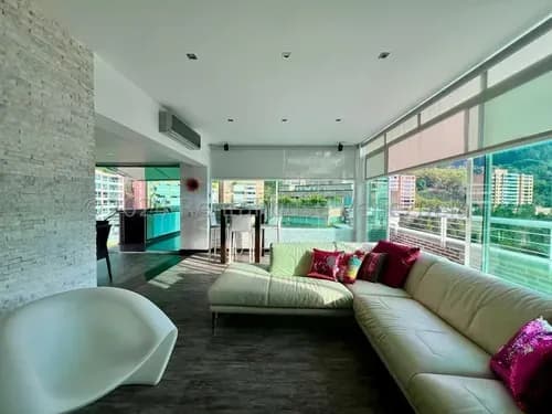 Apartamento En Venta En Solar Del Hatillo Con Ascensor Privado, Planta Eléctrica, Sin Problemas De Agua Y Hermosa Vista Al Ávila