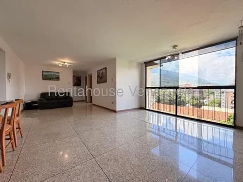 Alquiler Apto En Santa Eduvigis: 116m2 Amoblado Con Hermosa Vista Al Ávila. Cuenta Con 3hab + Servicio/estudio Y 3baños. Luminoso Y Fresco, Ubicado En Calle Tranquila Con Fácil Acceso.