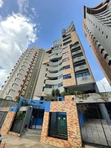 Venta De Amplio Apartamento Con Excelente Ubicación El Bosque
