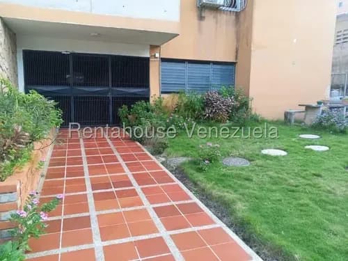 Apartamentos En Venta En El Centro Este De Barquisimeto Con Excelente Ubicación Cercano A La Ucla Y Comercios #26-14896 Nd