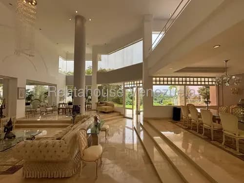 Vp Casa En Venta Urb. Lomas De La Lagunita, Caracas 26-10604yg