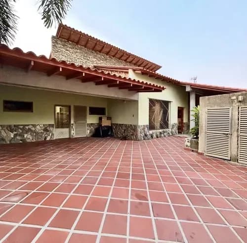 28917 - Venta - Casa - Altos De Guataparo - 450 M2