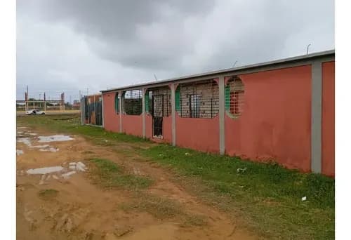 Amplio Terreno Con Bienhechurias En Tucacas Ve56-029zt-asot