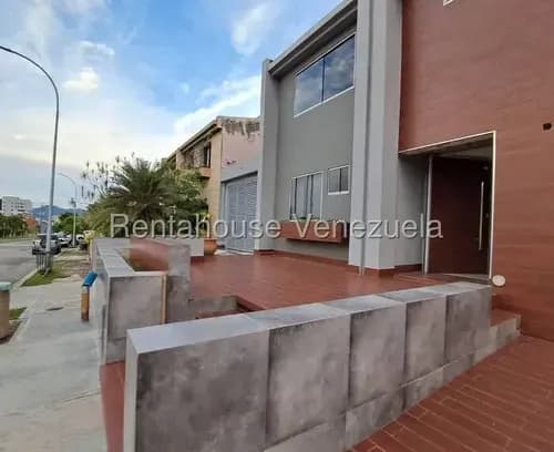 Juan Carlos González. Renta House Carabobo Vende Hermosa Casa Urb. Parque Mirador Valencia Mls #26-9650 Rah/jcg.