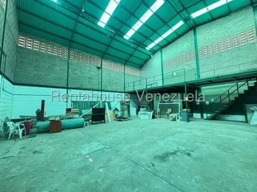 Daniela Linarez Vende Galpón De 457mts Cuenta Con Un Tanque De 30 Mil Litros, Luz Trifásica De 75 Kva, Sistema De Alarma, 4 Baños, 3 Oficinas, Local Integrado, Oeste De Barquisimeto