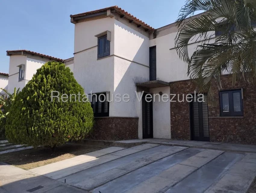 Casa (Duplex) en Venta en Los Rastrojos, Lara