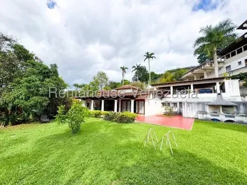 Tg Casa En Venta, Ubicada En Zona Exclusiva En Cerro Verde, Calle Ciega, Vista Al Ávila 26-4596 Ys