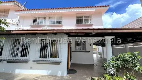 Aa Mls #26-10630 Casa En Venta En Macaracuay Totalmente Actualizada