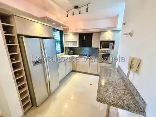 Excelente Apartamento En Venta Resd. Las Iguanas Ubicado En Conjunto Cerrado Con Vigilancia Las 24 Horas Del Día Cercano A La Avenida Ribereña De Cabudare, Barquisimeto. Kn 26-7114
