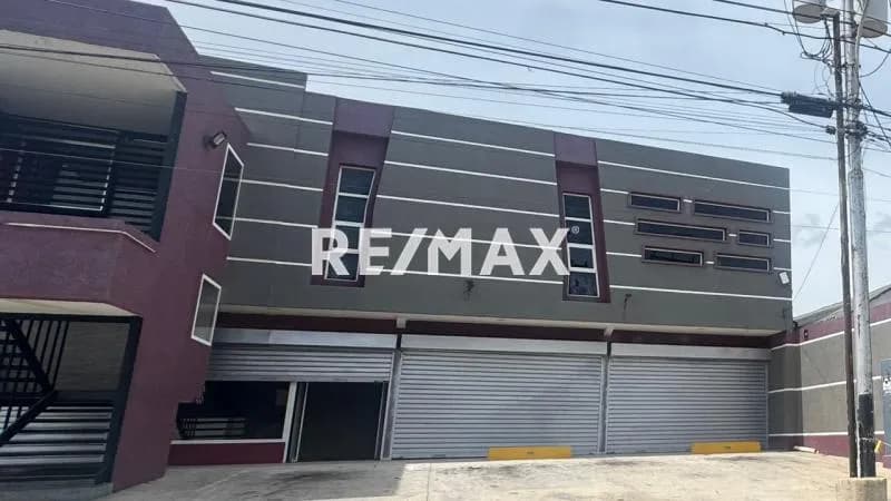Alquiler Local Comercial en la Av. Ollarvides