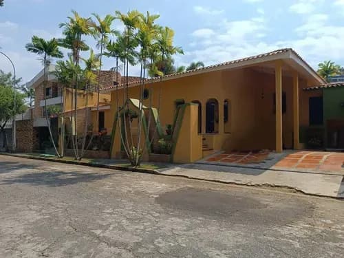 Angelica Rivas Vende Casa Estilo Colonial Mexicano En Altos De Guataparo, Valencia Vzla
