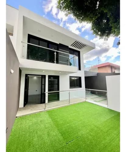 Casa En Alquiler En Terrazas De Club Hípico Remodelada 5h/ 3b/ 3p