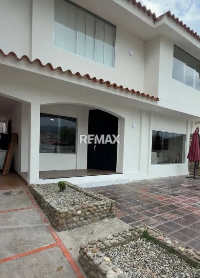 CASA QUINTA en LA URBANIZACIÓN SUCRE , avenida libertador ,