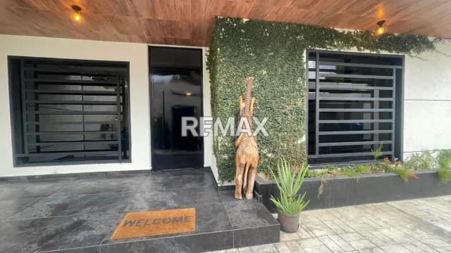 Residencia de dos niveles en Trigal Centro es tu opción ideal