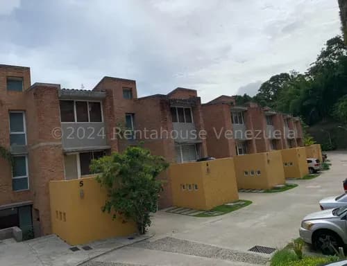 Ip Alquilo Townhouse En Los Guayabitos Posee Chimenea, Terraza Y Vigilancia 26-19651 Yf