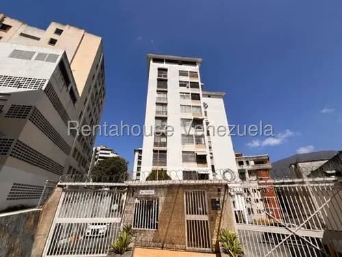 Apartamento En Venta, Urb. Los Chaguaramos