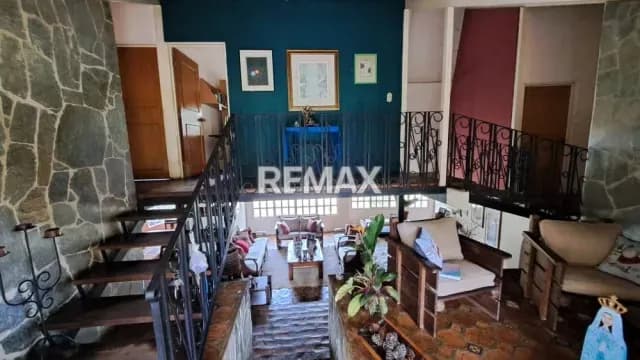 EN VENTA CASA TIPO CHALET CON TERRENO AMPLIO CON SIEMBRA DE ARBOLES FRUTALES