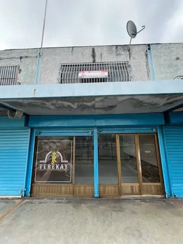 Vende Local Ubicado En El C.c Arpe, La Michelena, Valencia
