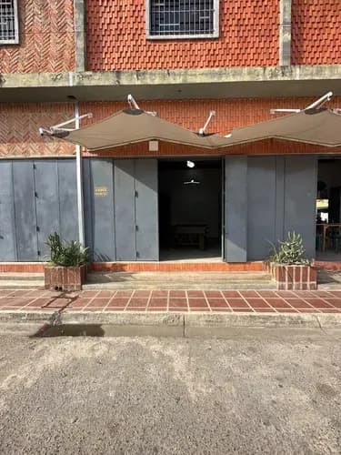 Local Comercial En Alquiler En Las Ferias, Valencia Edo Carabobo Quevedo