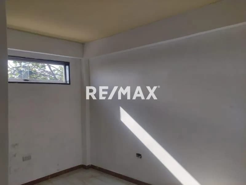 Alquiler de Consultorio Moderno – Sector La Mata, Cabudare 38 M2