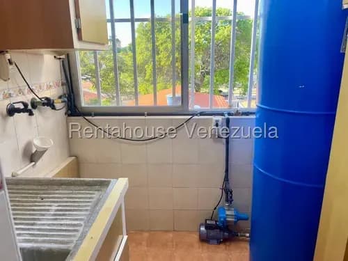 Karen Burgos Alquila Cómodo Apartamento Al Este De Barquisimeto, Cómodas Habitaciones, Baños Bien Distribuidos, Ideal Para Ejecutivos.