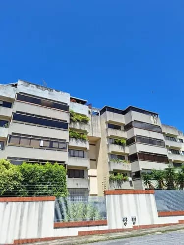 Grupo Best House Vente Espectacular Pent House En La Urbanización Miranda