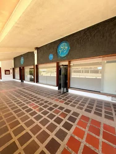 Local En Alquiler, 104 M2 De Espacio Abierto Pb Mas Una Mezzanina De 40 M2 Ideal Para Franquicias, Restaurantes, Showrooms (punto De Referencia Antiguo Local De Tunas House)
