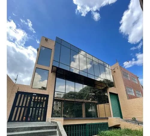 En Venta Edificio De 1490m2/10b/10p Los Chaguaramos
