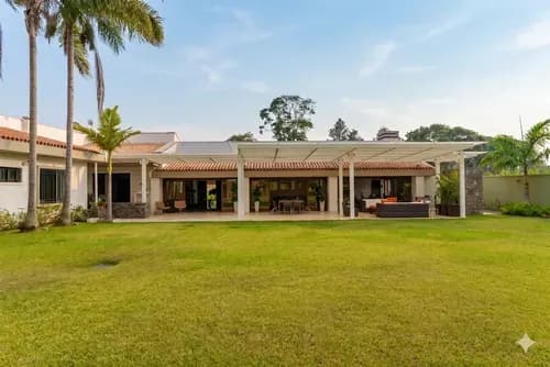 Casa En Venta En La Lagunita 2100 Metros De Terreno Caracas Jardin