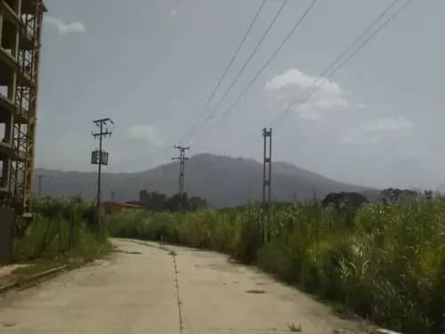 Carolina Romero Vende Terreno En Terrazas Del Manantial Naguanagua Elt-044. Sólo Clientes