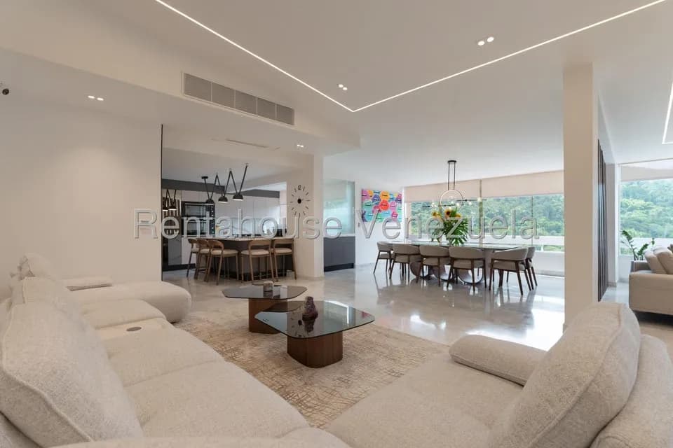 Apartamento (Duplex) en Venta en Las Esmeraldas, Distrito Metropolitano