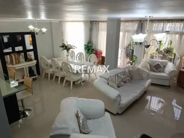 EN VENTA MODERN TOWN HOUSE EN URBANIZACIÓN CHALETS DE LA LAGUNA, TIPURO, MATURIN
