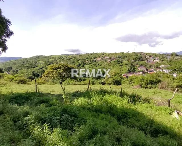 INTERESANTE LOTE DE TERRENO ubicado en Zorca Providencia