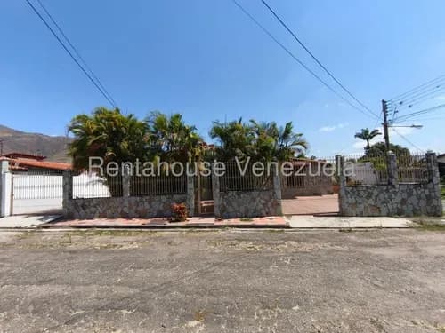 Joya De Casa En Venta Excelente Precio En La Mora Ii La Victoria 480 Metros 5 Habitaciones Confort Estef 26-14414