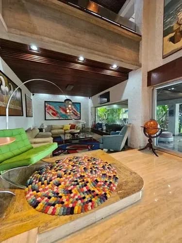 Casa En Alquiler 800 M2 - Urb. Colinas De Valle Arriba