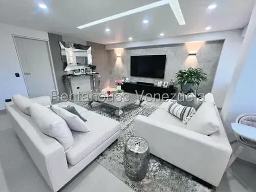 Espectacular Apartamento De 97.85 M2 En Venta, Totalmente Remodelado Con Acabados Modernos, Se Encuentra Ubicado En La Exclusiva Y Privilegiada Zona De Lomas Del Sol