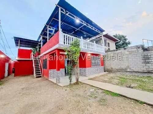 Casa Con Potencial Cerca De La Ribereña: Terraza Amplia, Ubicación Estratégica Y Lista Para Personalizar @eloisabermudez.rah