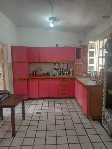 Se Vende Casa Naguanagua Urb Los Guayabitos En Calle Cerrada 435m2 4 Habitaciones 2 Baños 2 Puestos De Estacionamientos Techados Cocina Para Remodelar Area Social Con Estufa Y Parrillera Piscina