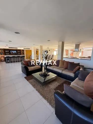 Casa Quinta En Urbanización Paraíso Municipio Maneiro Cod 1488