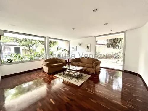 María Pastrán Te Presenta Este Practico Apartamento En Alquiler En Alta Florida Mls# 26-18037 Yf